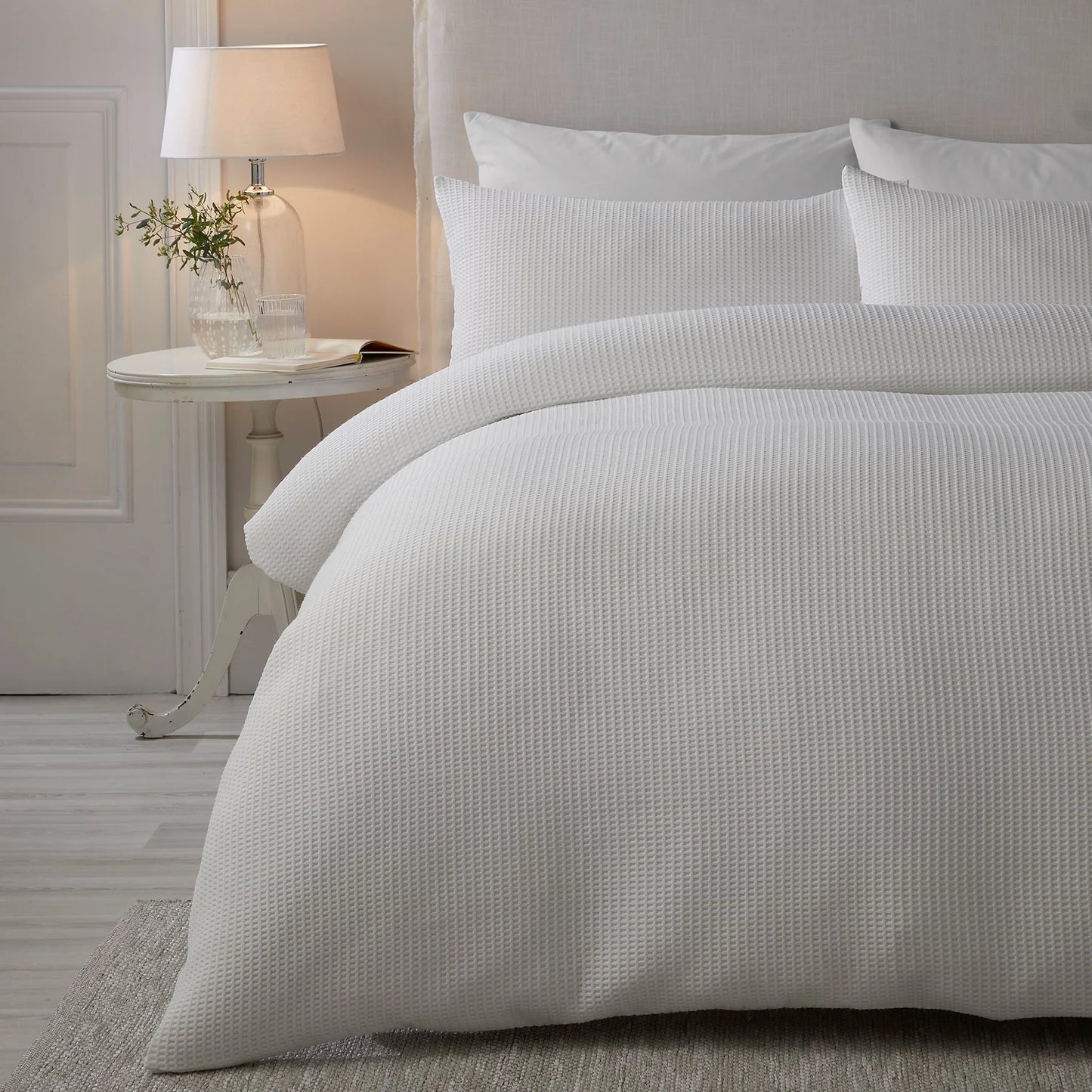 Lindly Duvet Cover Set by Serene in White