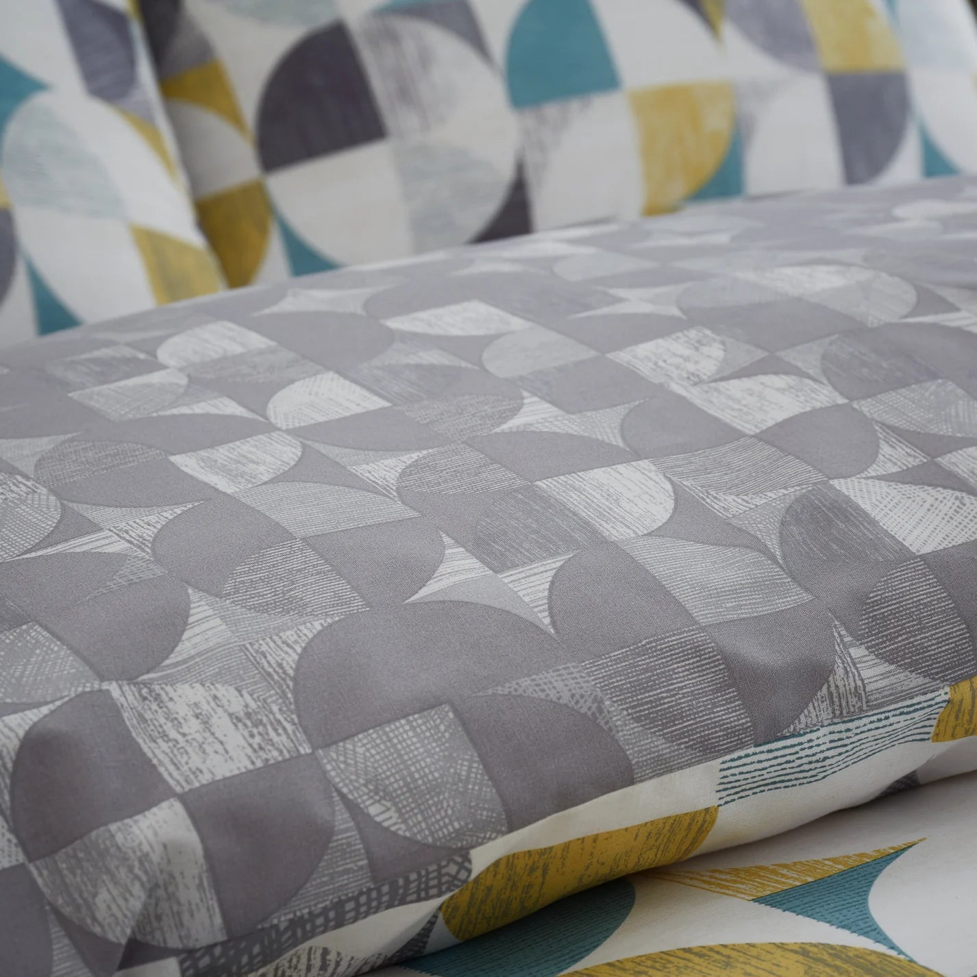 Retro Circles Geometric Duvet Cover Set by Catherine Lansfield