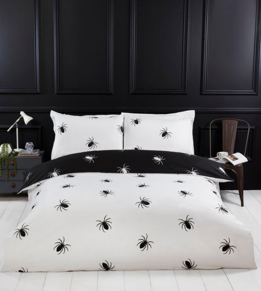 So Soft
Black Spider Duvet Set