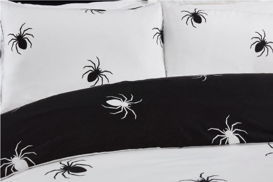 So Soft
Black Spider Duvet Set