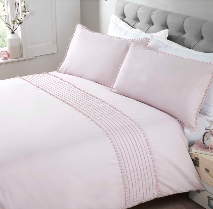 Pom Poms Duvet Set