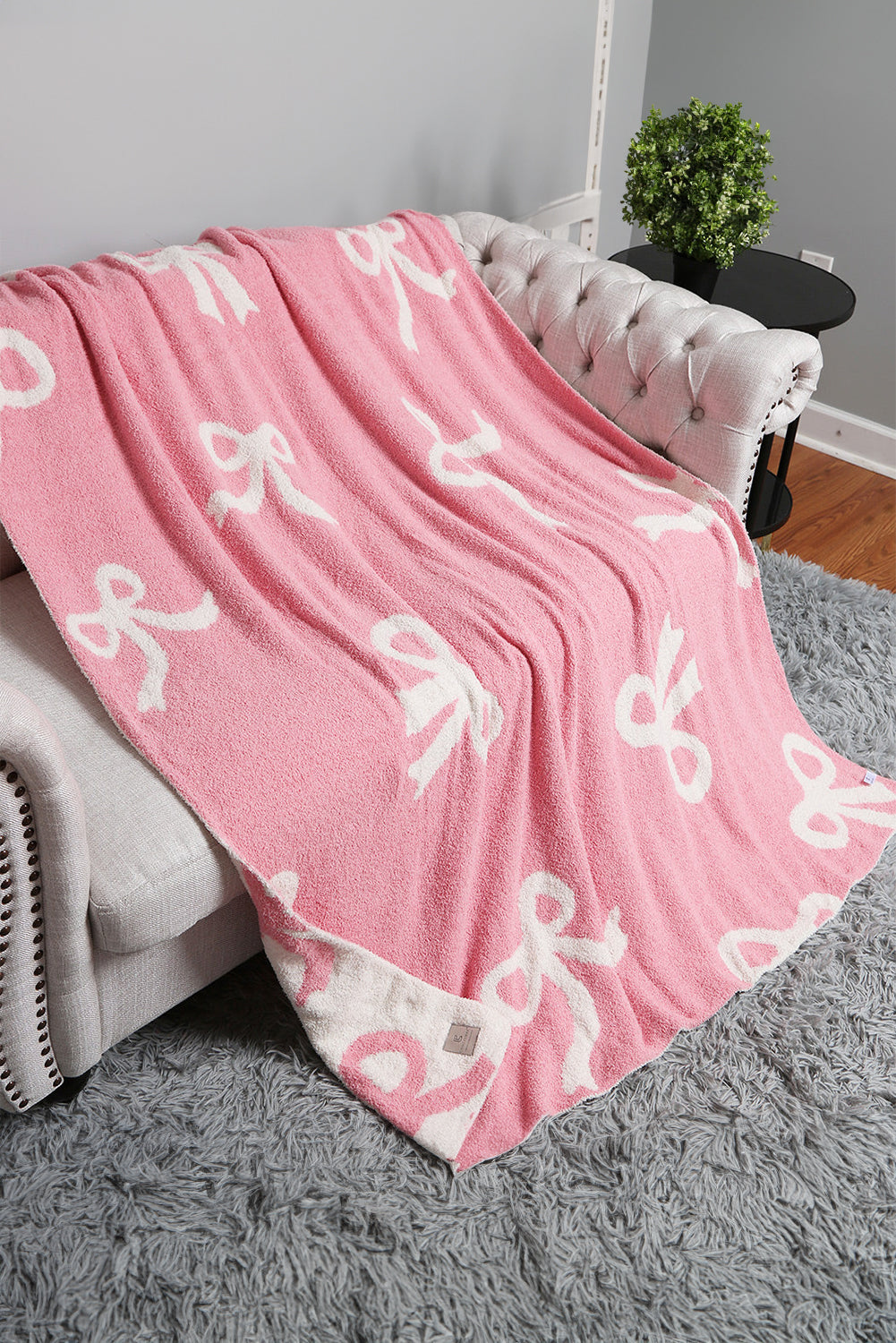 Pink 127 x 152cm Bow Printed Cozy Soft Throw Blanket