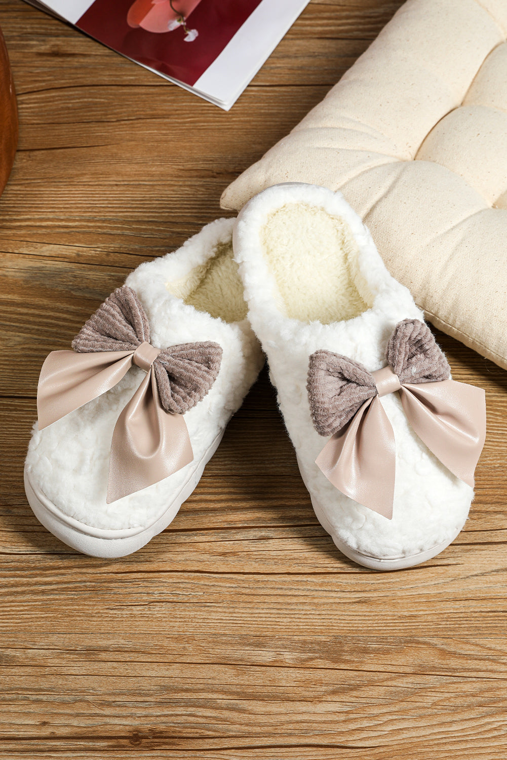 Bowknot Applique Plush Winter Slippers