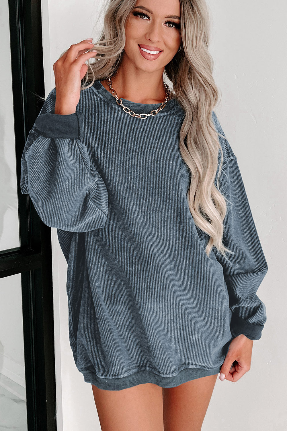 Solid Ribbed Round Neck Pullover Sweatshirt