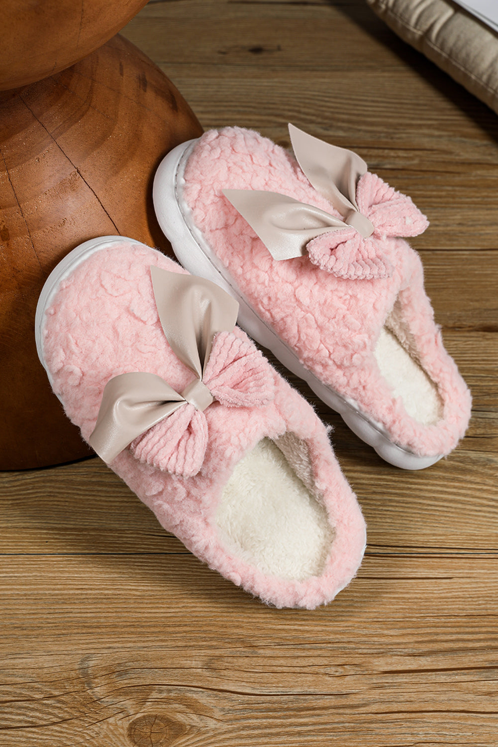 Bowknot Applique Plush Winter Slippers