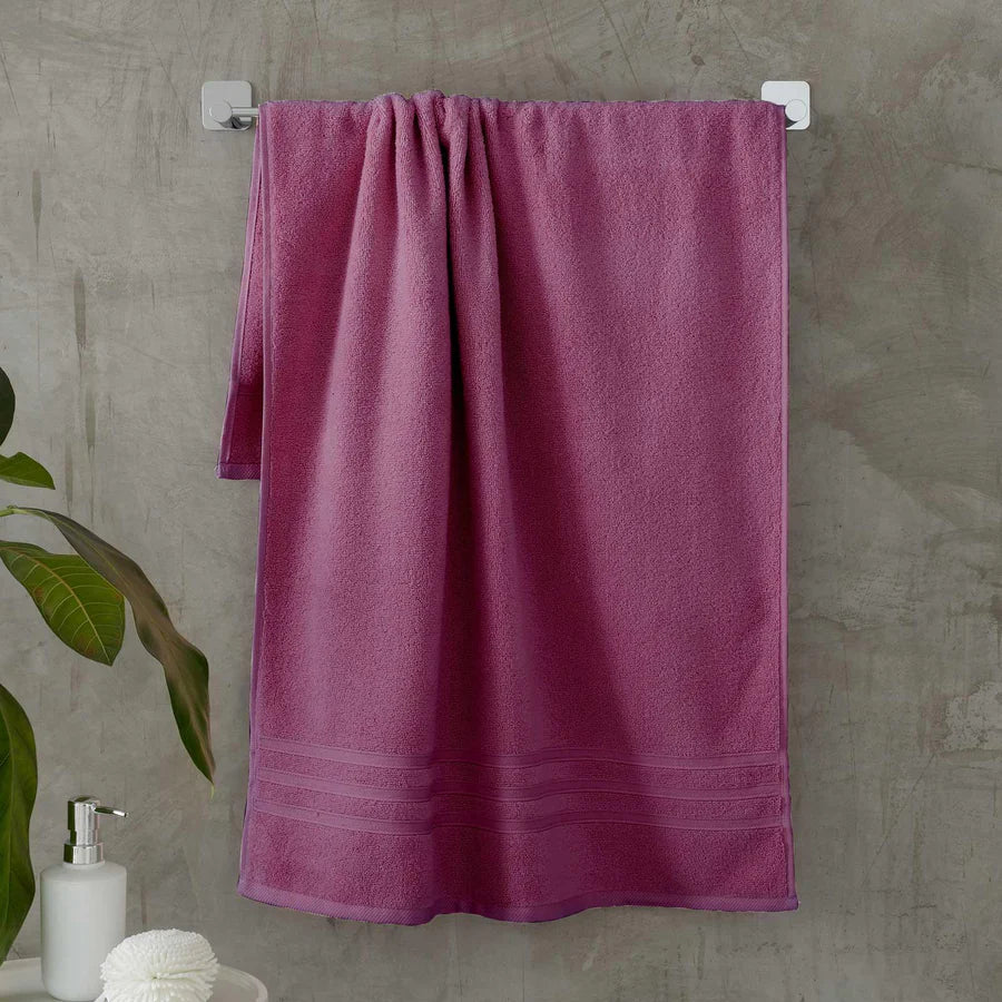 Zero Twist Bath Sheet Pair in Raspberry by Catherine Lansfield