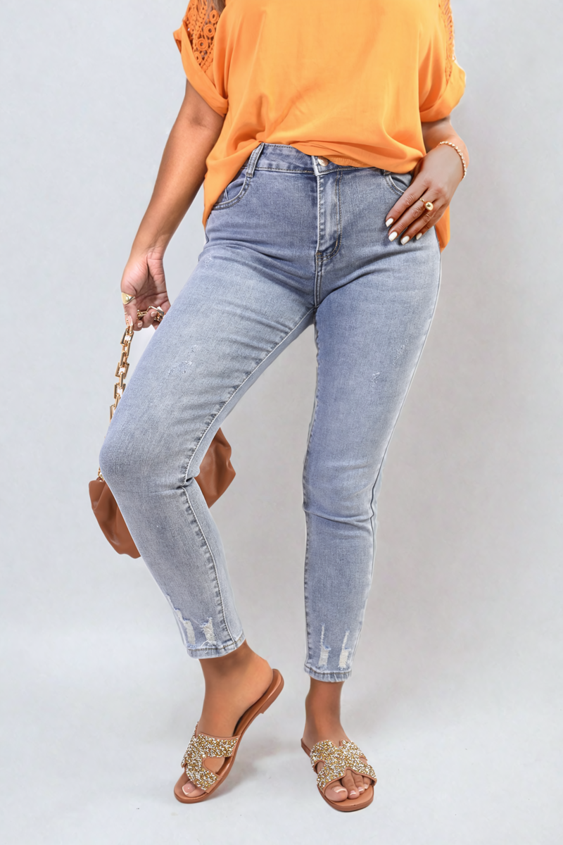 Distressed High Waisted Jeans