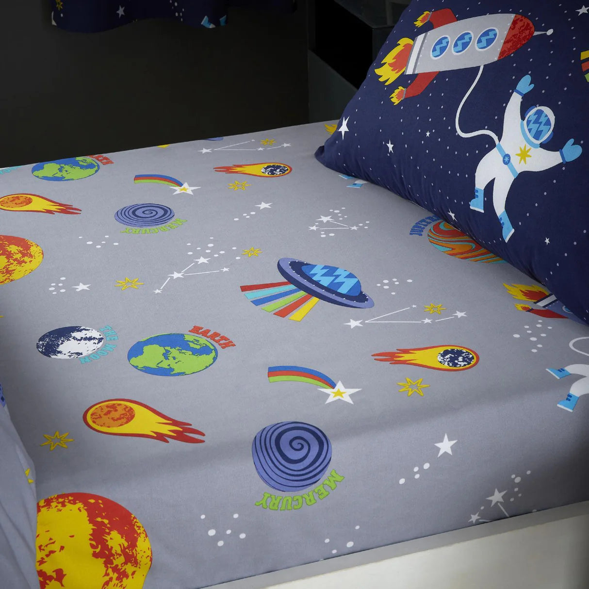 Lost in Space Fitted Sheet by Catherine Lansfield Kids