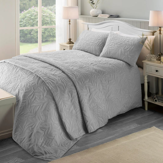 Luana Pinsonic Duvet Cover Set in Silver By Serene