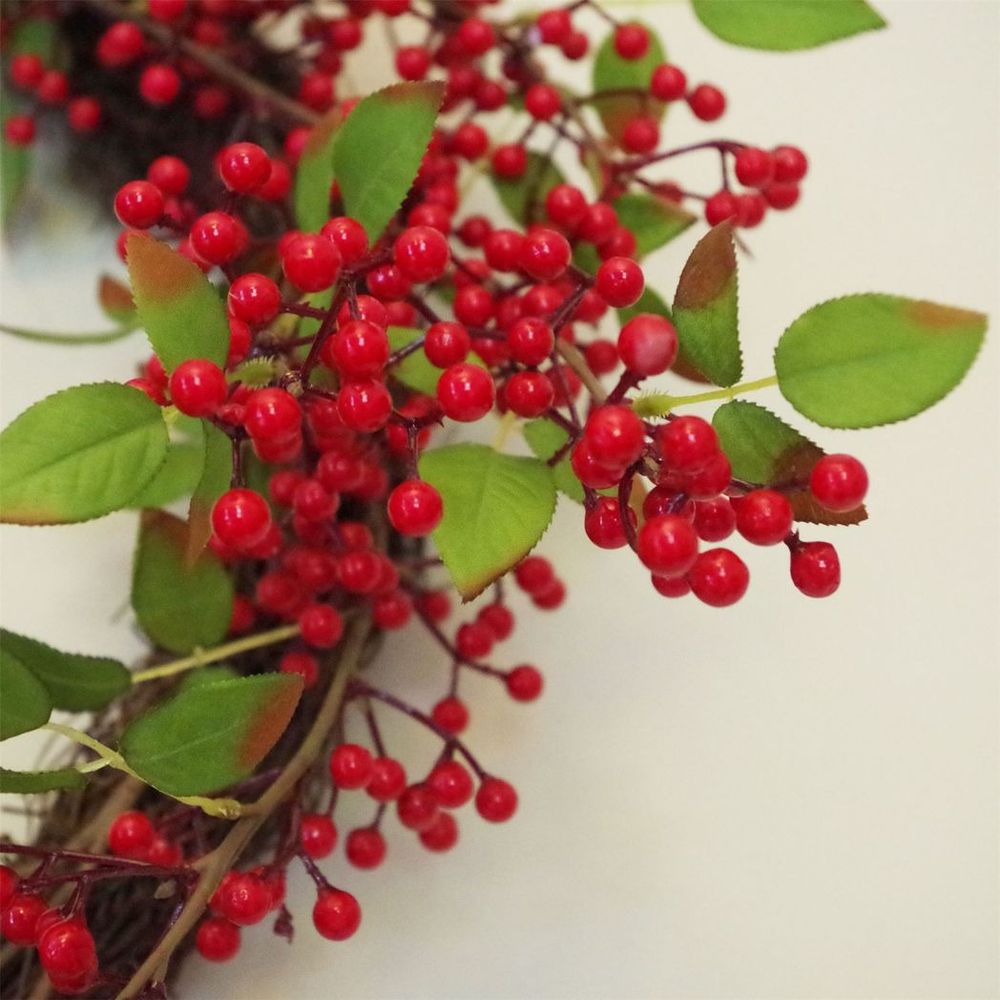 60cm (24") Large Luxury Christmas Natural Look Red Berry Floristry Wreath