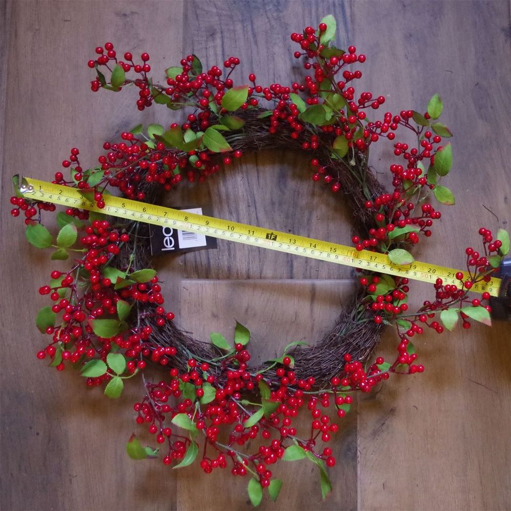 60cm (24") Large Luxury Christmas Natural Look Red Berry Floristry Wreath